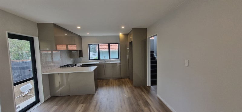 15B Earlsworth Road, Mangere East, Auckland - Carousel 2