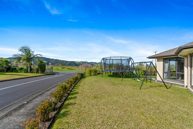 1 Charlise Place, Onerahi, Whangarei - Carousel 1