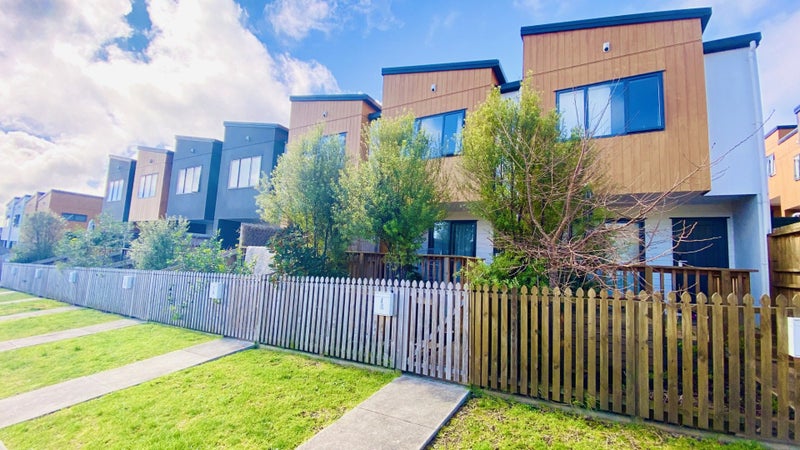 6/18 Hewlett Road, Massey, Auckland - Carousel 2