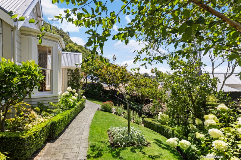 26 Patanga Crescent, Thorndon, Wellington - Carousel 2