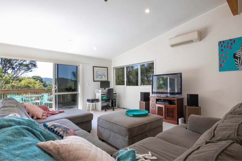 90 Warner Park Avenue, Laingholm, Auckland - Carousel 2