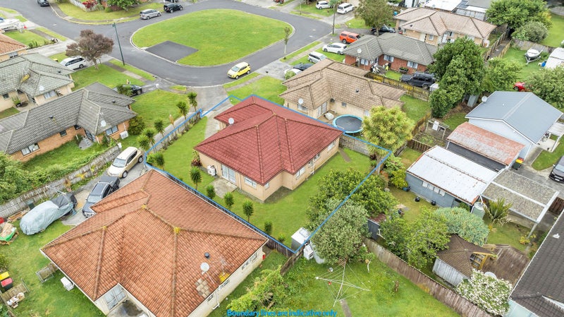 13 Piriti Place, Weymouth, Auckland - Carousel 1