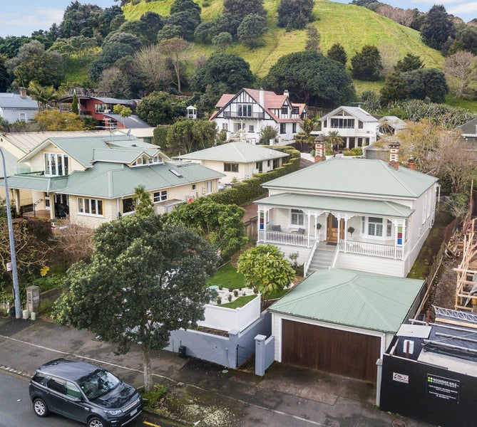 84 Victoria Road, Devonport, Auckland - Carousel 1