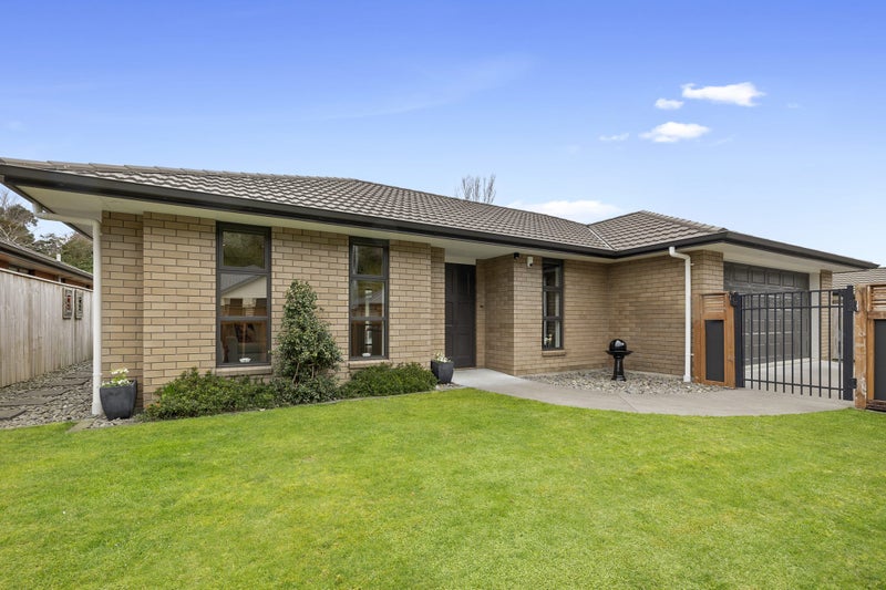 38 Magnolia Drive, Westown, New Plymouth - Carousel 1