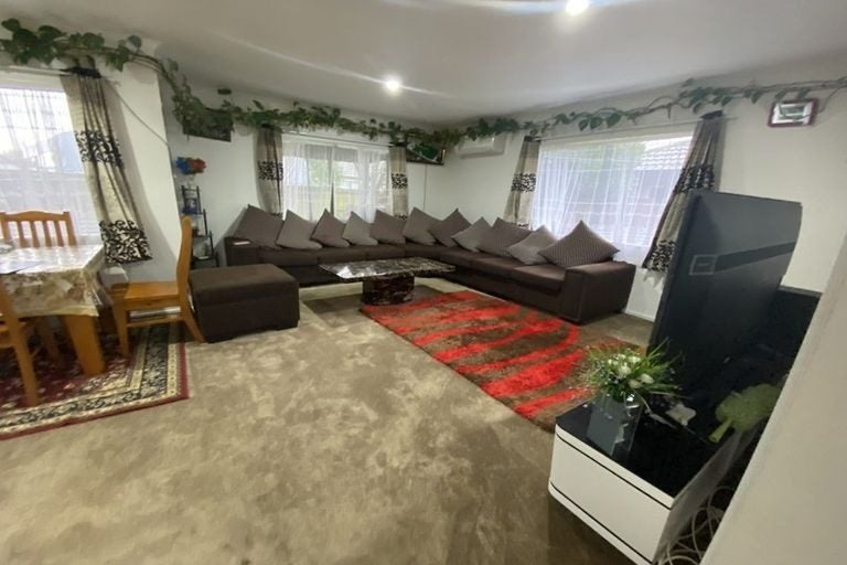 2 Portrush Lane, Takanini, Auckland - Carousel 2