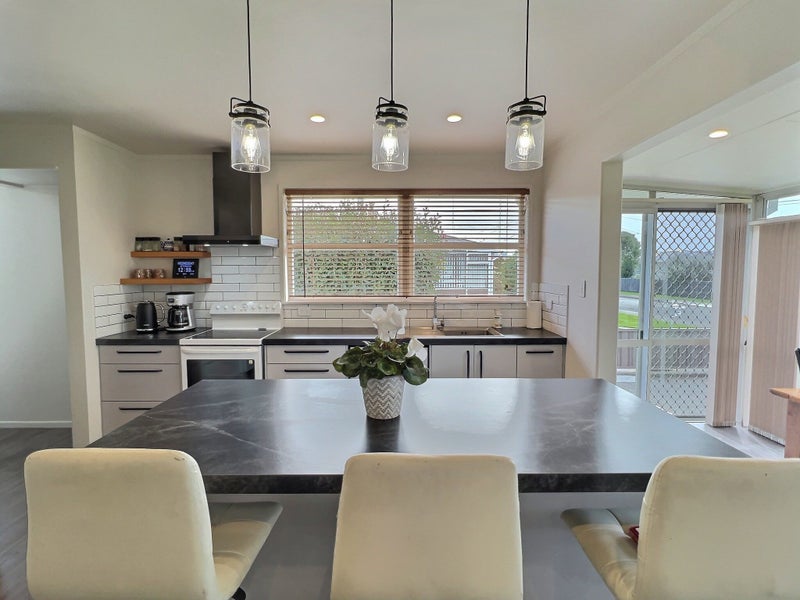 117 Conway Street, Mayfair, Hastings - Carousel 1