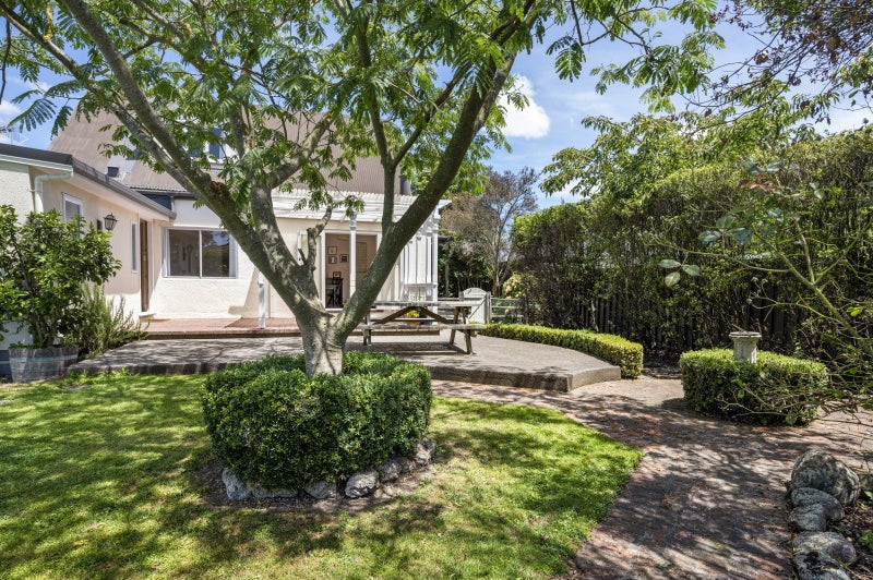 16 Arbuckle Road, Frimley, Hastings - Carousel 1