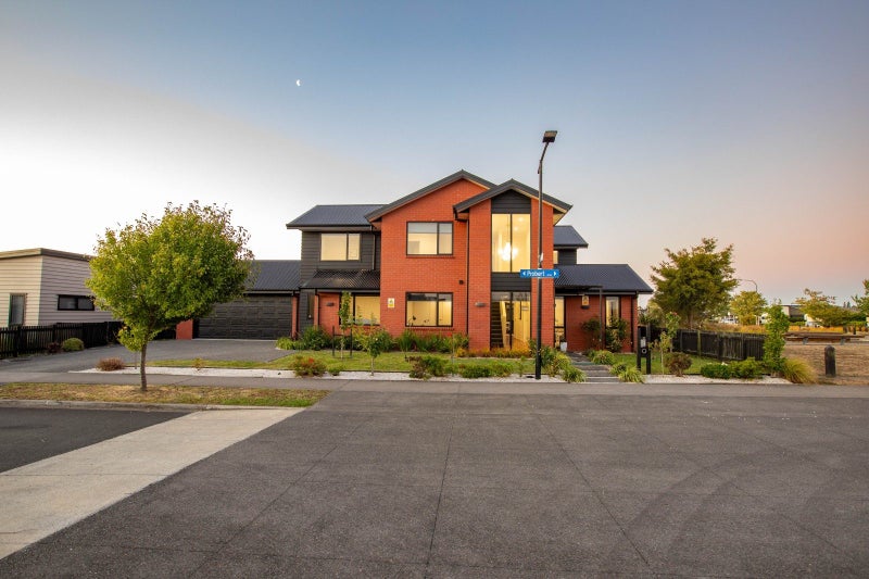 71 Probert Crescent, Chartwell, Hamilton - Carousel 1