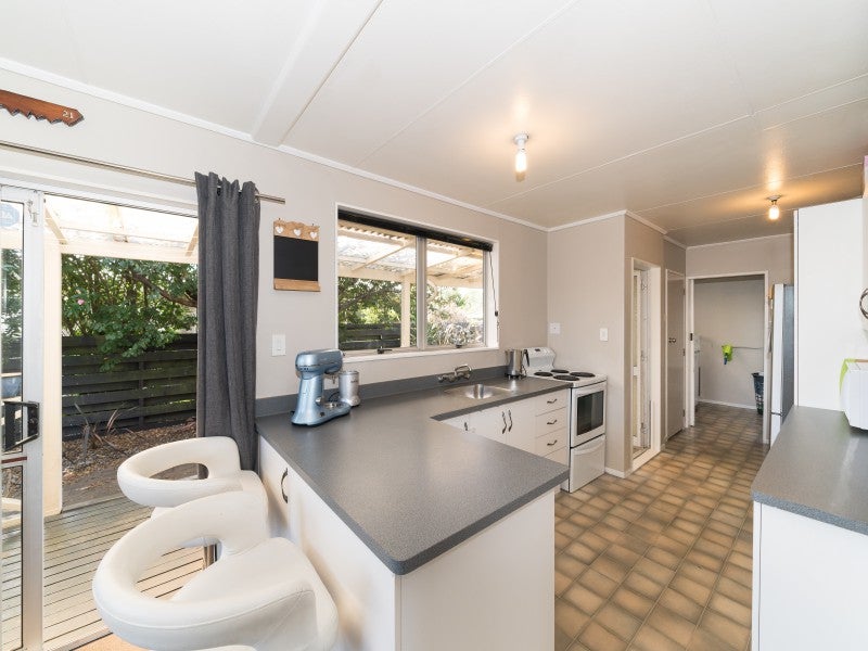 76 Benmore Avenue, Cloverlea, Palmerston North - Carousel 2