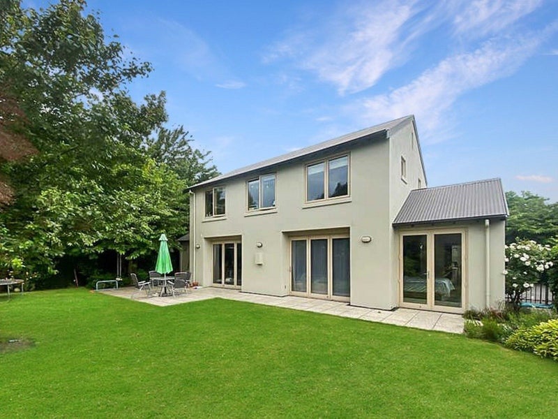 15 Riverview Street, Beckenham, Christchurch - Carousel 1