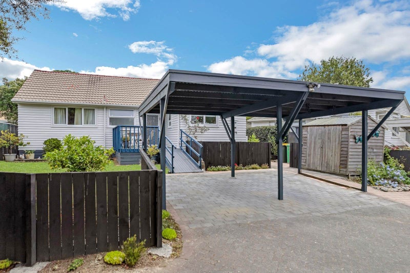 2/331 Royal Road, Massey, Auckland - Carousel 1