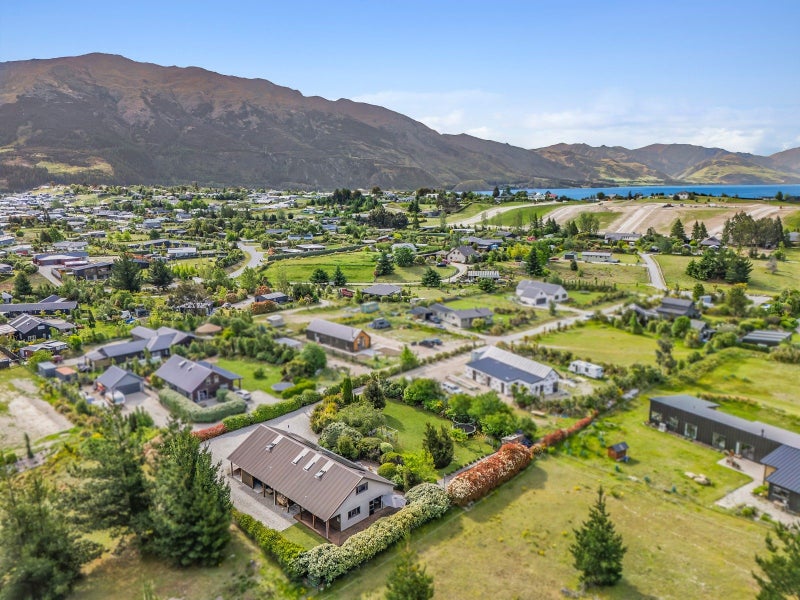 7 Corner Peak Lane, Lake Hawea, Lake Hāwea - Carousel 1
