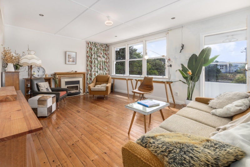 118 Te Pene Avenue, Titahi Bay, Porirua - Carousel 2