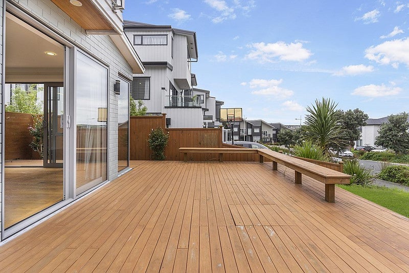 70 Headland Drive, Long Bay, Auckland - Carousel 2
