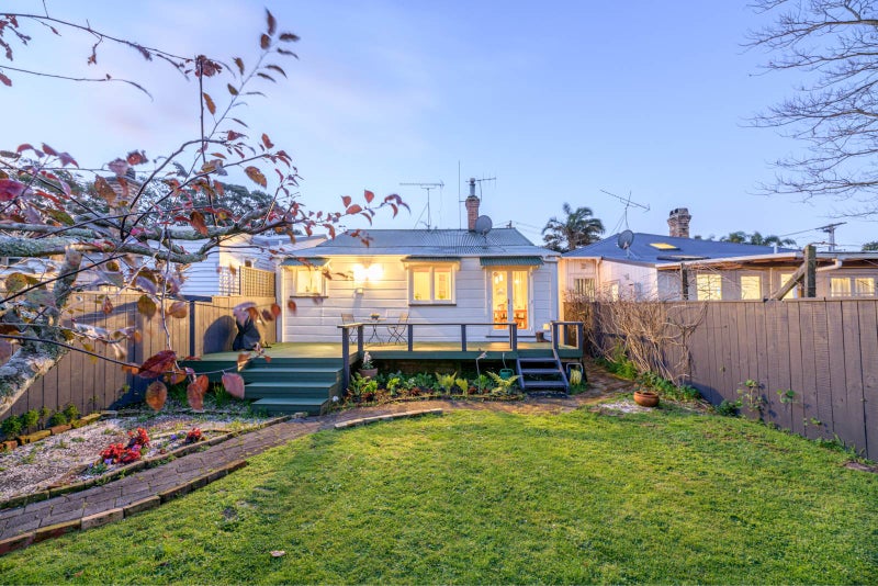 7 Yates Street, Onehunga, Auckland - Carousel 2