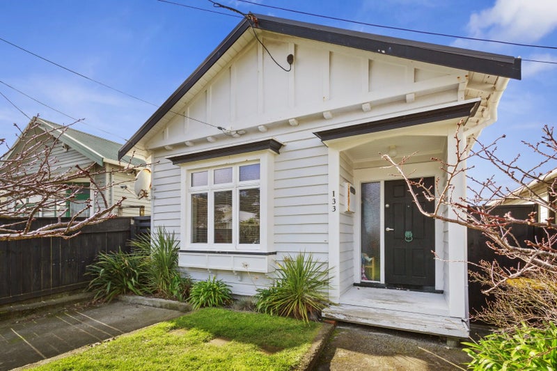 133 Onepu Road, Lyall Bay, Wellington - Carousel 1