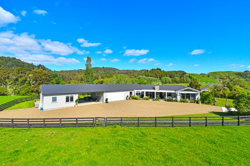 137 Falls Road, Papakura - Carousel 1