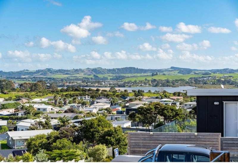 6 Nautical Heights, Mangawhai Heads, Mangawhai - Carousel 2