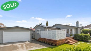 1/59 Wellington Street, Howick, Auckland - Carousel 1