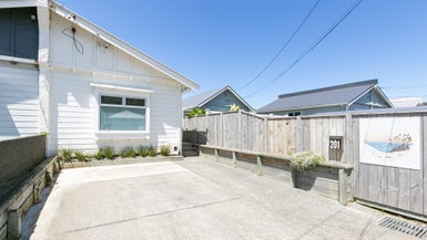 201 Onepu Road, Lyall Bay, Wellington - Carousel 1