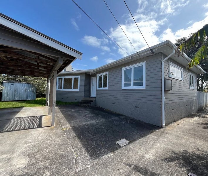 1/24 Lancaster Road, Beach Haven, Auckland - Carousel 2