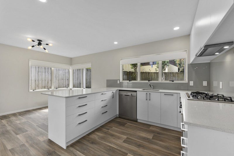 27 Calypso Way, Unsworth Heights, Auckland - Carousel 1