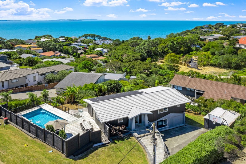 300 Whangaparaoa Road, Stanmore Bay, Whangaparaoa - Carousel 1
