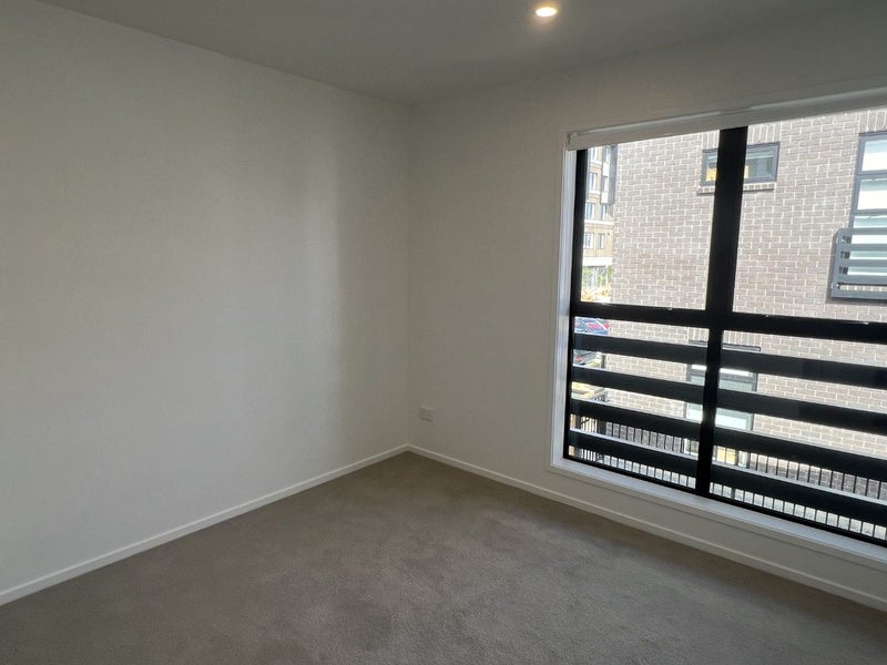 26 Rauemi Way, Te Atatū South, Auckland - Carousel 12