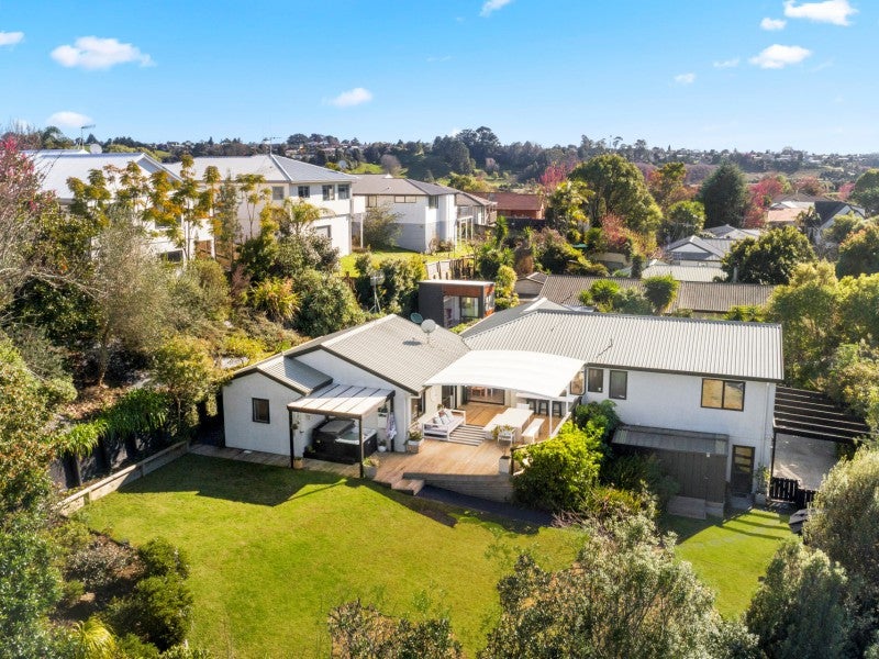 56 Tom Muir Drive, Gate Pa, Tauranga - Carousel 1