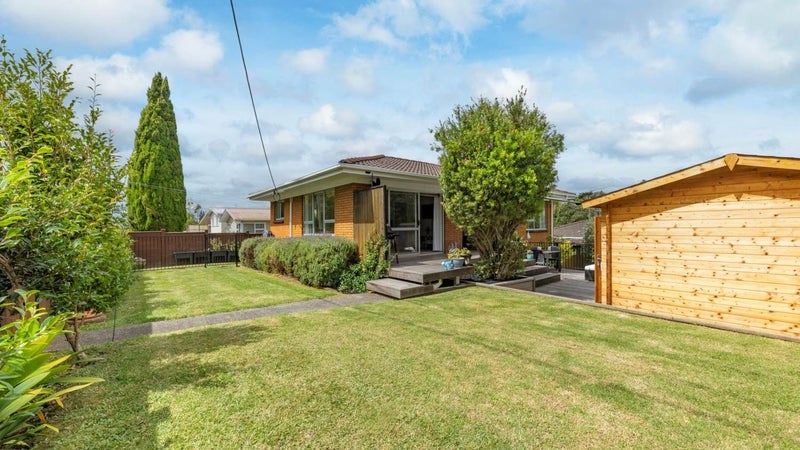 1/120 Godley Road, Green Bay, Auckland - Carousel 1