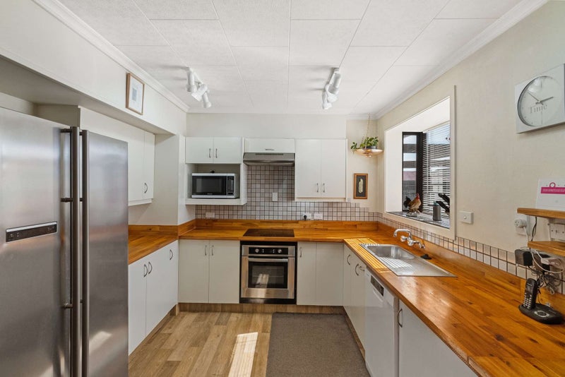 5 Bideford Place, Dallington, Christchurch - Carousel 2