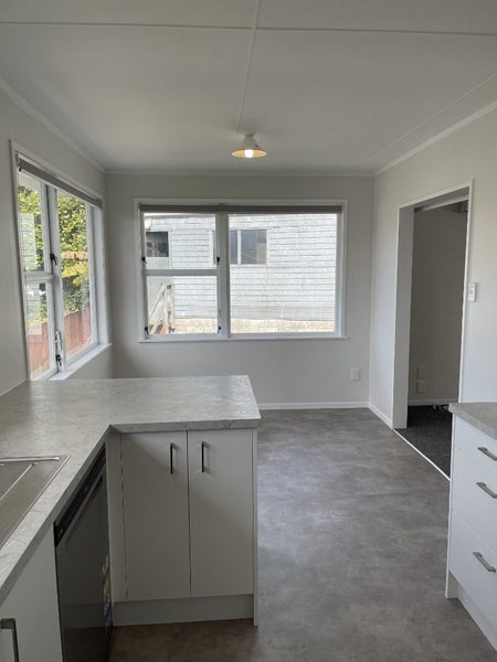 58 Pohutukawa Drive, Pukete, Hamilton - Carousel 2