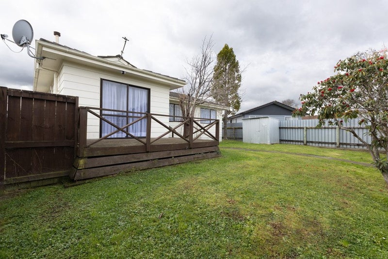 10 Cedar Grove, Highbury, Palmerston North - Carousel 2