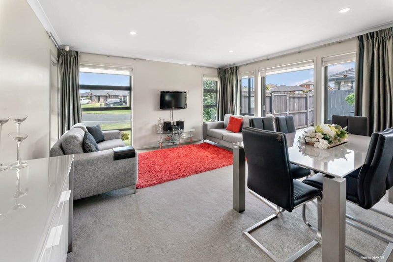 38 Sunningdale Street, Wattle Downs, Auckland - Carousel 2