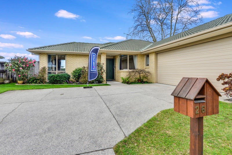 26 Nobleman Place, Hamilton East, Hamilton - Carousel 1