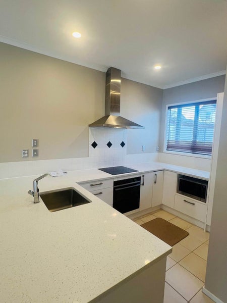 9Q Clearwater Cove, West Harbour, Auckland - Carousel 25