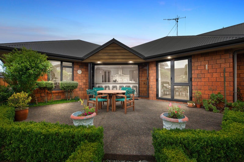 36 Winslow Court, Huntington, Hamilton - Carousel 2