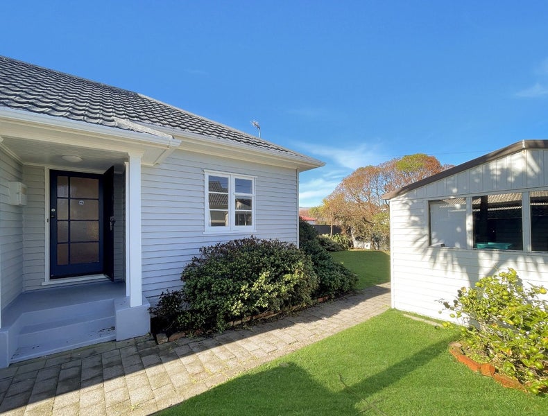 14 Wayside, Miramar, Wellington - Carousel 1