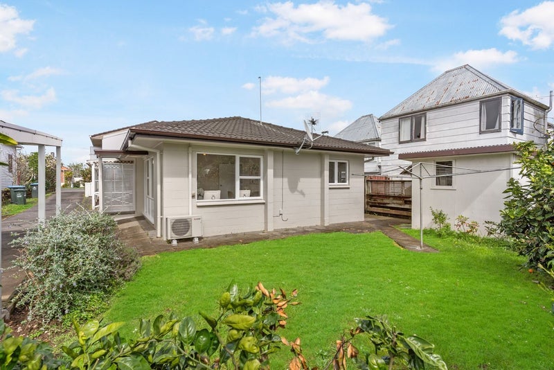3/30 Tranmere Road, Sandringham, Auckland - Carousel 1