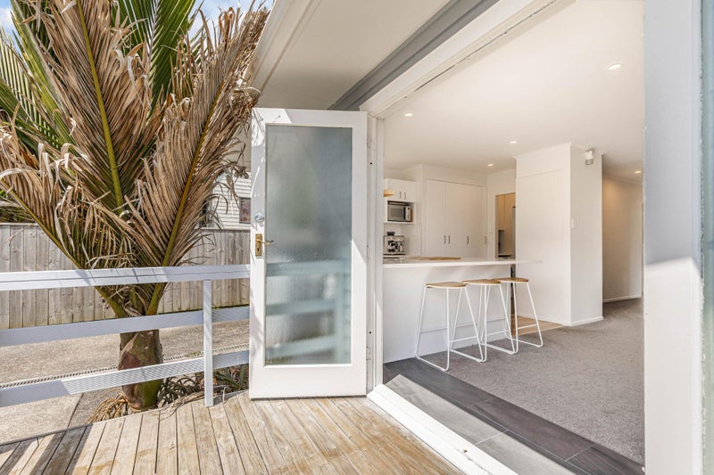 2/269A Great North Road, Henderson, Auckland - Carousel 1