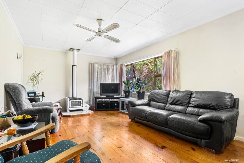 22 Atkinson Road, Titirangi, Auckland - Carousel 2