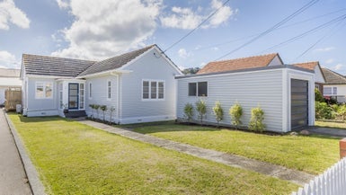 439 Broadway, Miramar, Wellington - Carousel 1