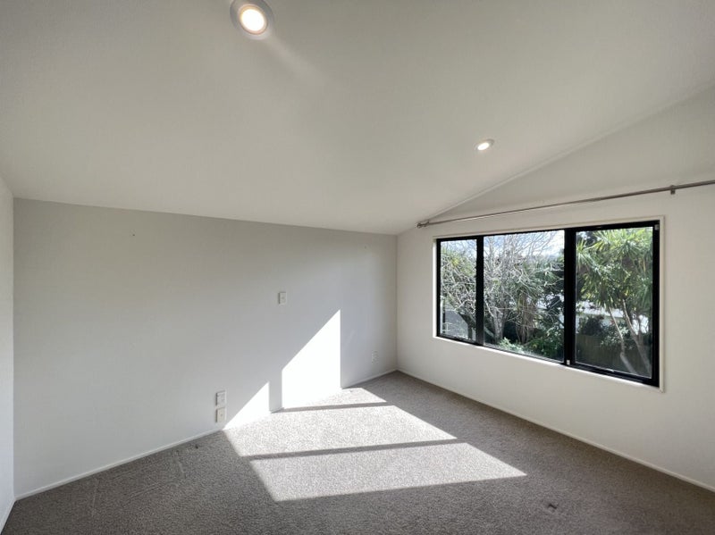 2/3 Domain Road, Glenfield, Auckland - Carousel 13