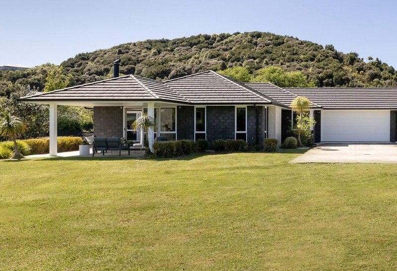 266 Lakes Boulevard, Pyes Pa, Tauranga - Carousel 1