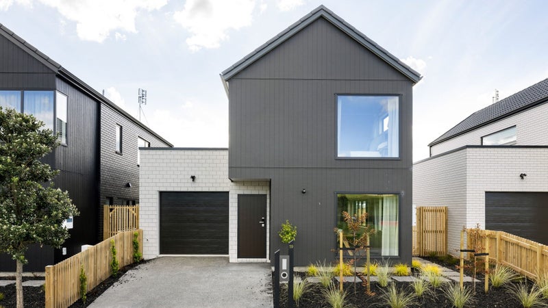 19 Kakariki Lane, Rototuna North, Hamilton - Carousel 1