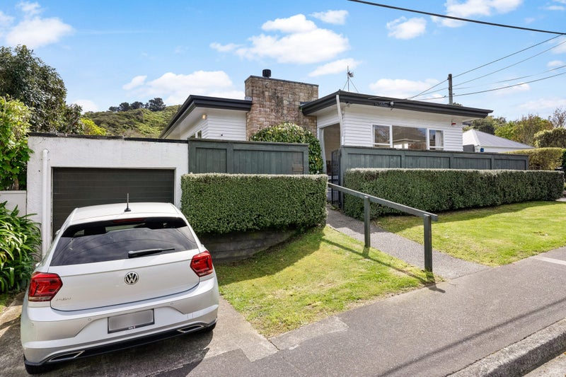 42A Friend Street, Karori, Wellington - Carousel 2