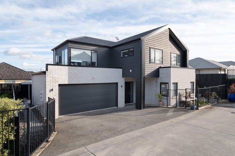 6/15 Onukutara Place, Huntington, Hamilton - Carousel 1