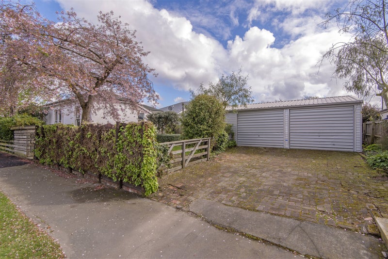 2 Bristol Street, St Albans, Christchurch - Carousel 2