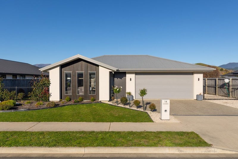 14 George Fyfe Way, Wakefield, Wakefield - Carousel 1