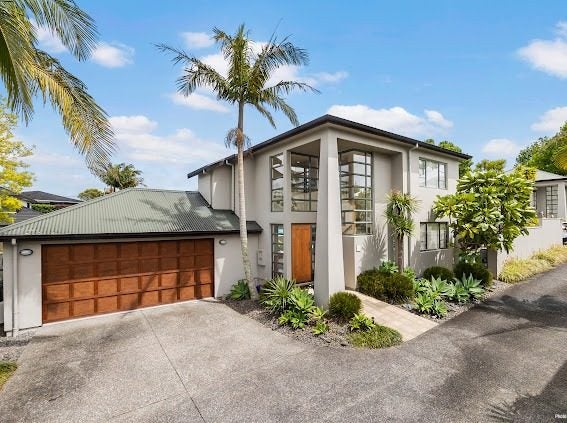 49B Dignan Street, Point Chevalier, Auckland - Carousel 1